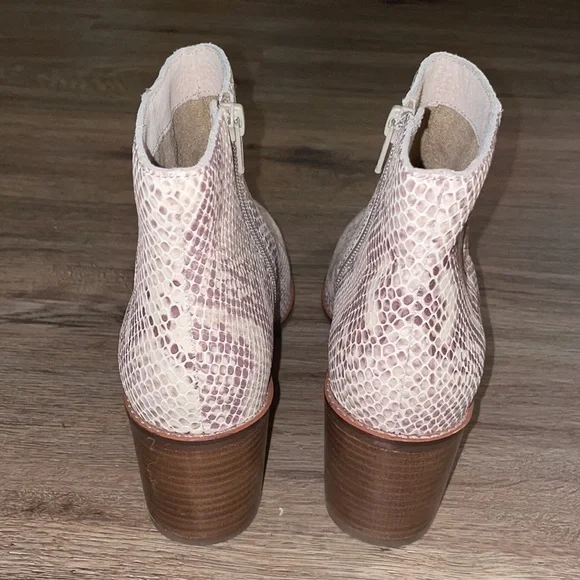 Seychelles For the Occasion Snake Bootie size 6.5 - Picture 3 of 6